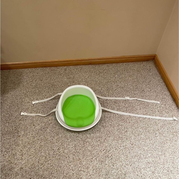 Safety first - Portable high chair/ booster seat - Picture 2 of 3